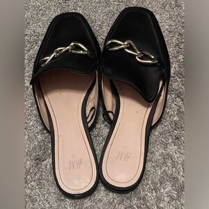 Backless loafers